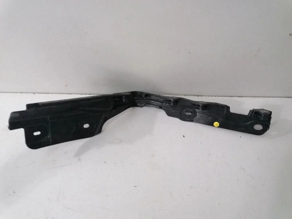 Other engine bay part – BMW 4 Series F32 F33 (2013-2020)