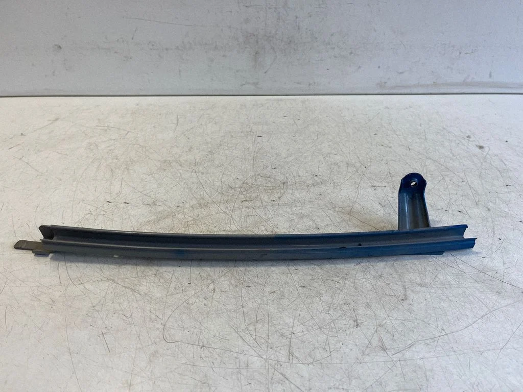 Front door windshield rail 05R5ZN