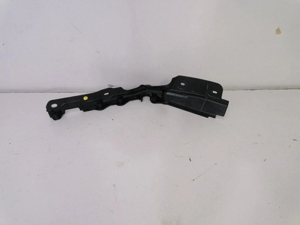 Other engine bay part – BMW 4 Series F32 F33 (2013-2020)