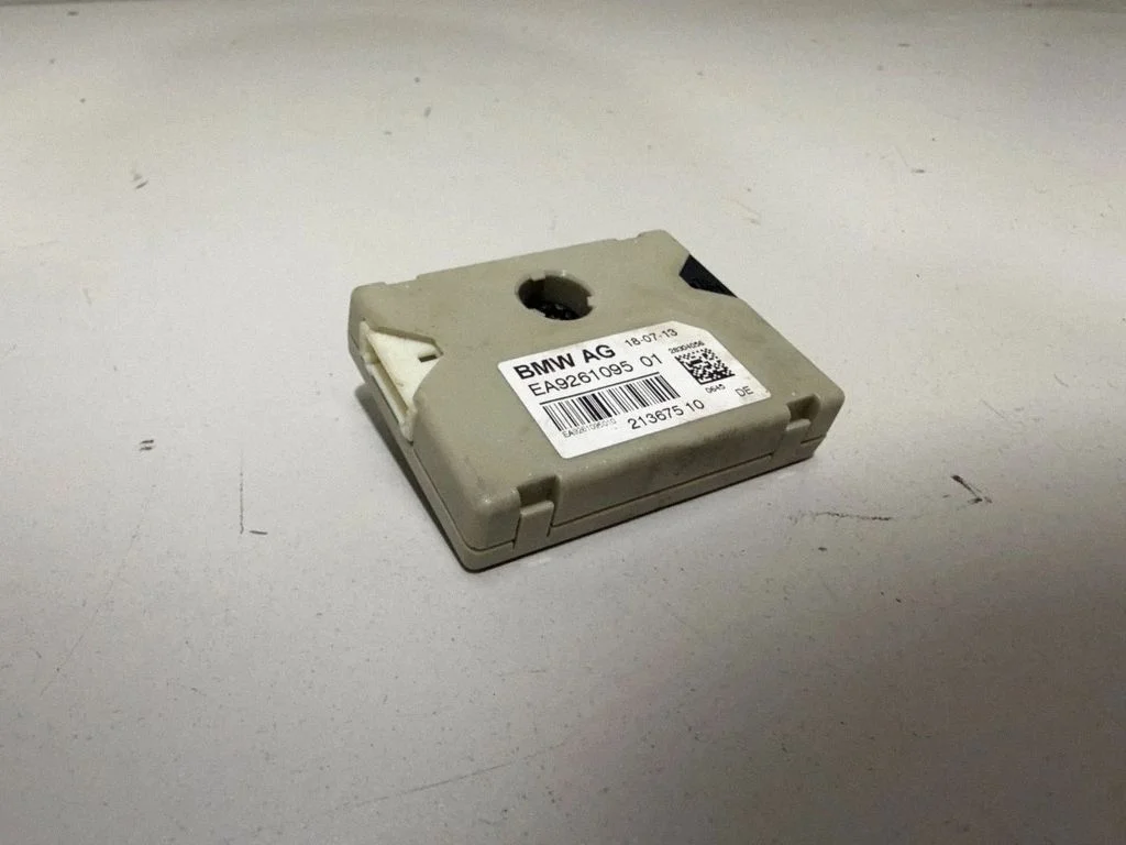 Antenas pastiprinātājs – BMW 6. sērija F06 Gran coupe (2012-2018)
