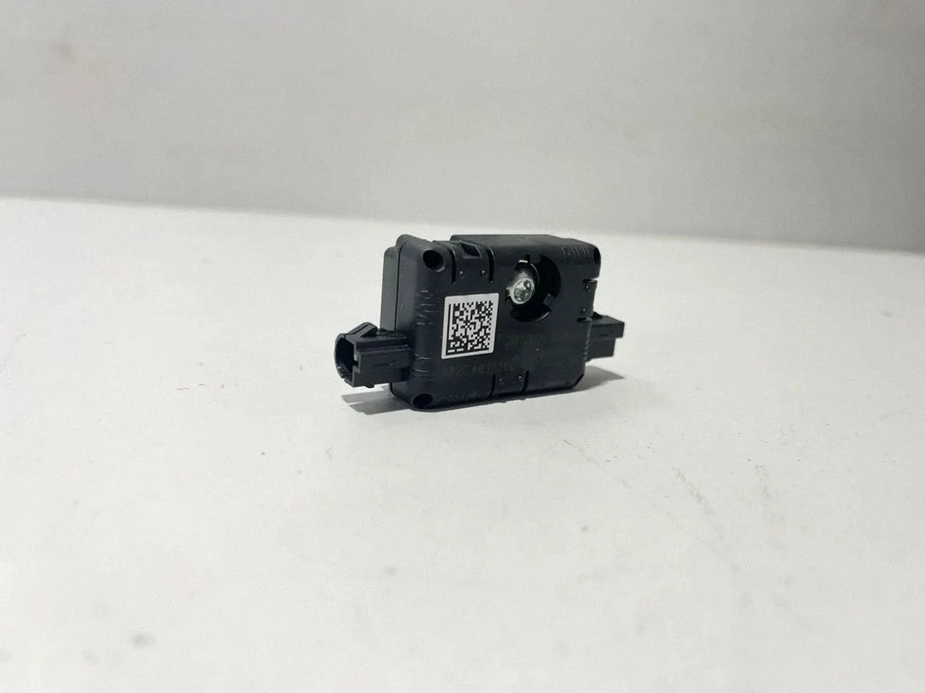 Antenas pastiprinātājs 6832256