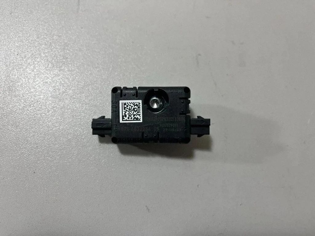 Antenas pastiprinātājs 6832256
