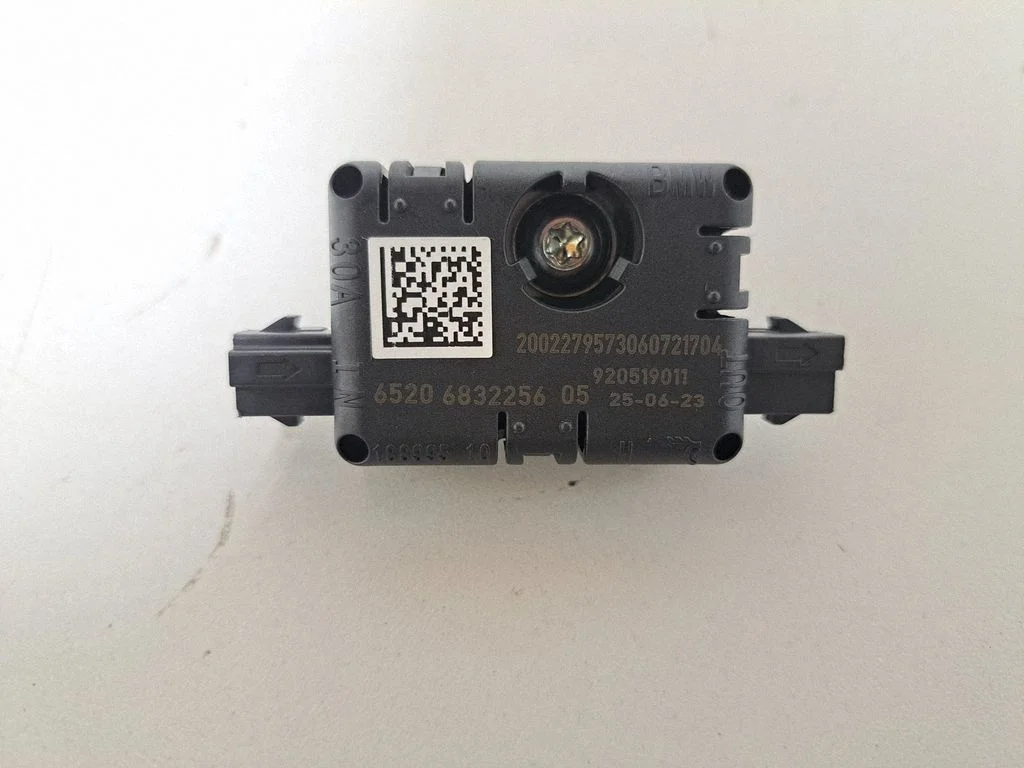 Antenas pastiprinātājs 6832256