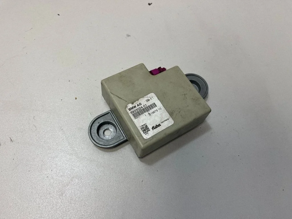 Wzmacniacz antenowy 6935024