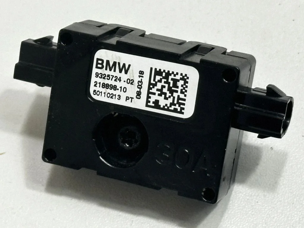 Aerial antenna amplifier – BMW 5 Series G30 G31 G38 (2016-)