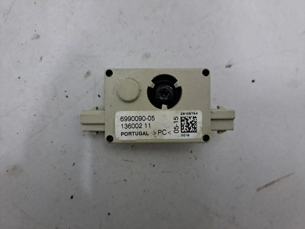 Antenas pastiprinātājs 6990090
