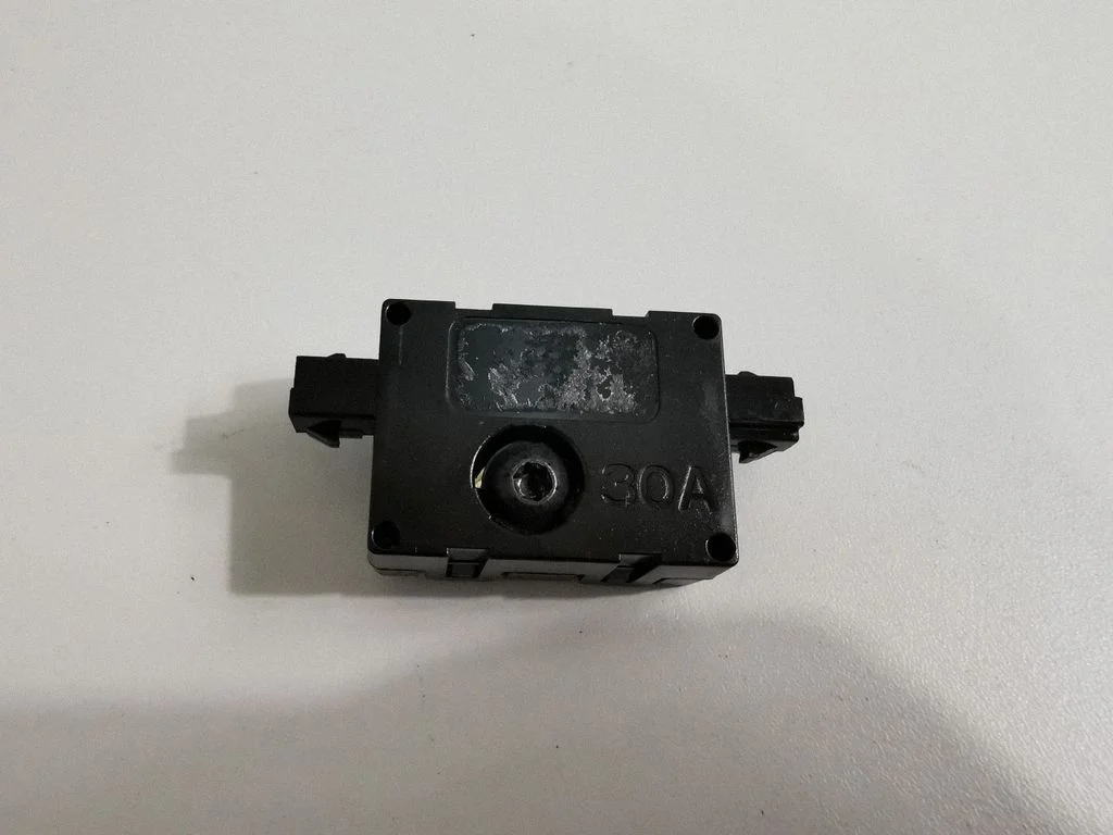 Aerial antenna amplifier – BMW 7 Series G11 G12 (2015-2022)