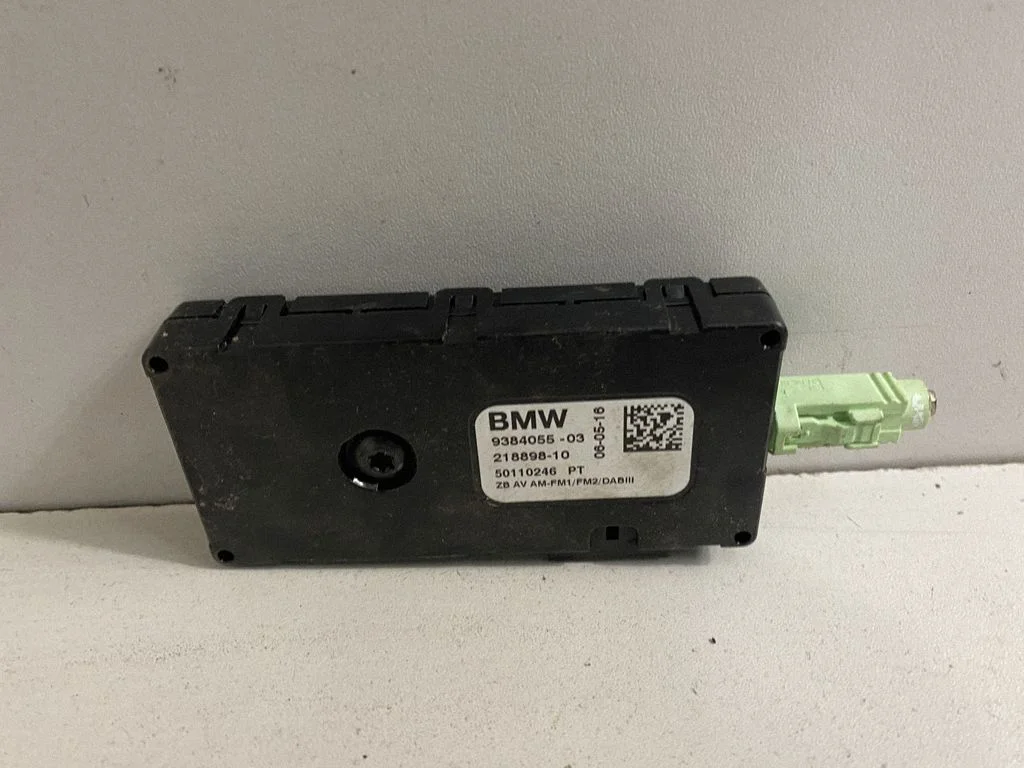 Aerial antenna amplifier – BMW 5 Series G30 G31 G38 (2016-)