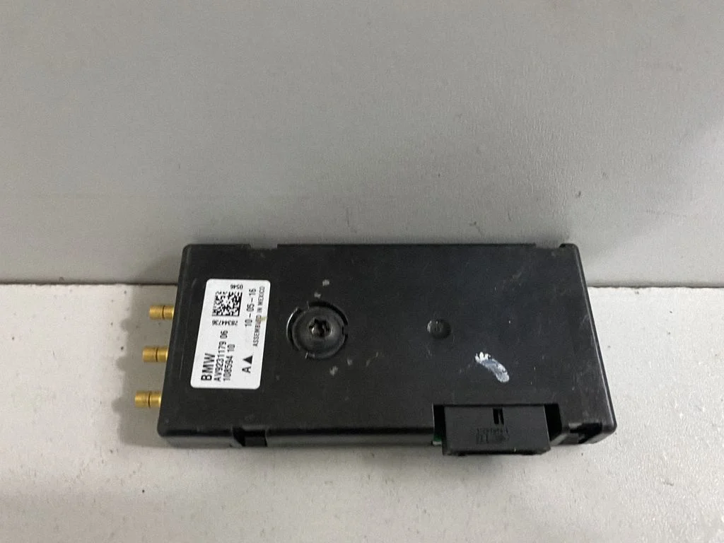 Wzmacniacz antenowy – BMW Seria 2 F22 F23 (2013-2017)