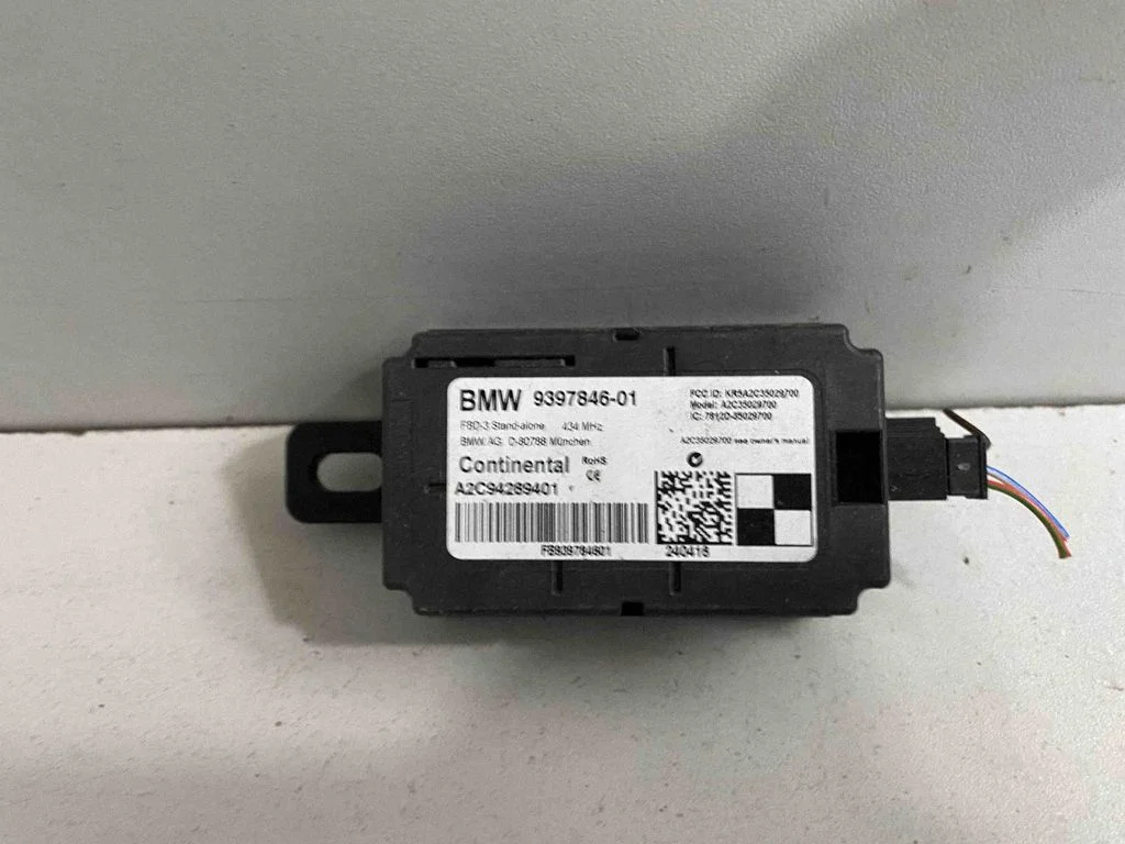 Aerial antenna amplifier – BMW 3 Series F30 F35 F31 (2012-2018)