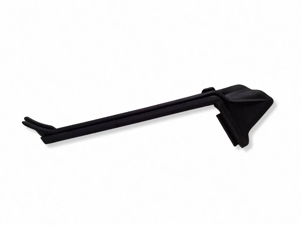 Rear side glass trim 7482956