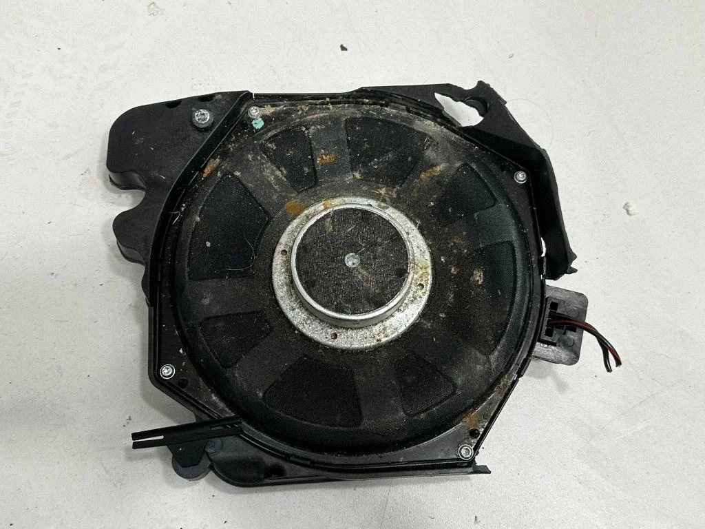 Subwoofer speaker – BMW 3 Series F30 F35 F31 (2012-2018)