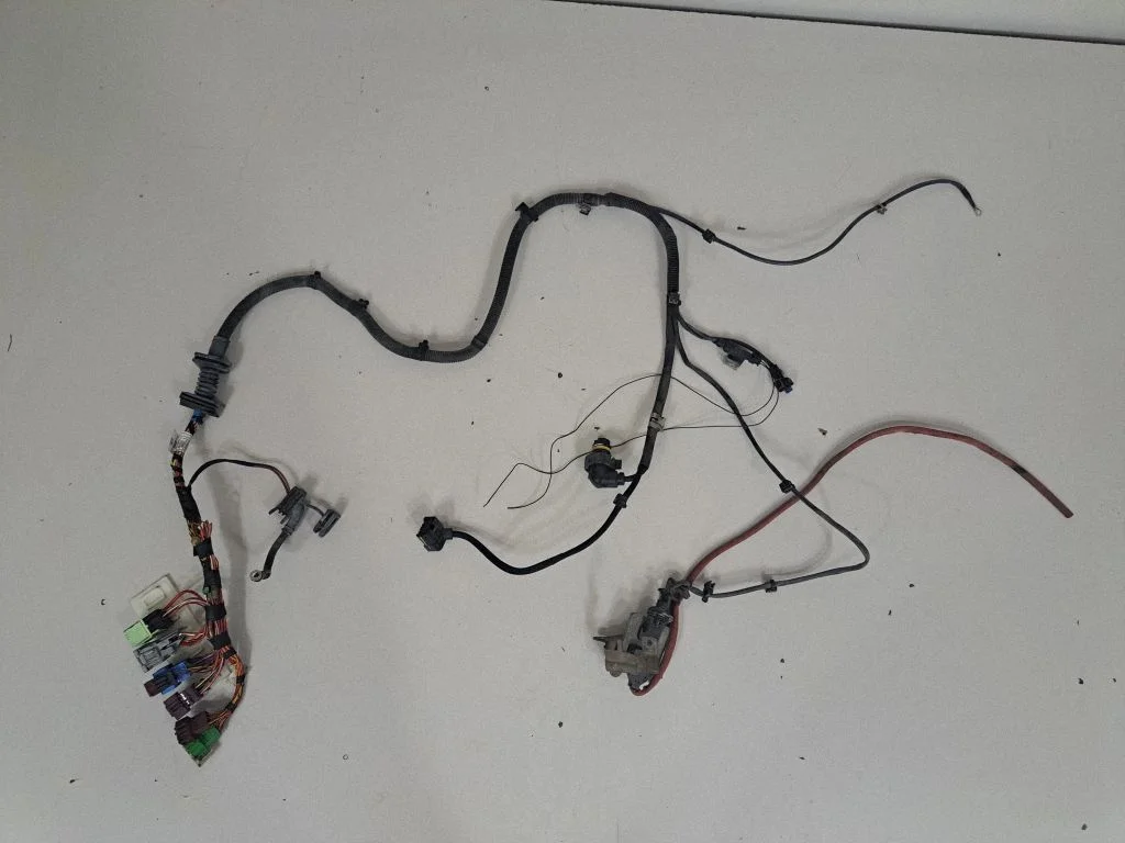 Mootori juhtmestik 8581851