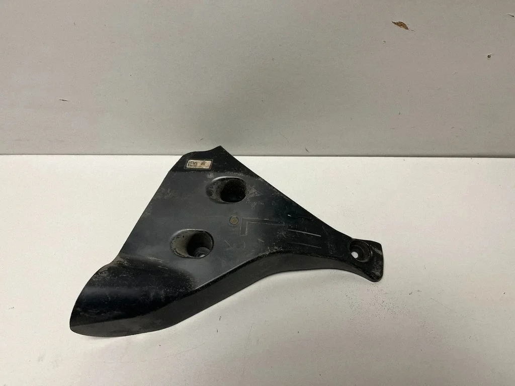Rear underbody cover/under tray 6897719