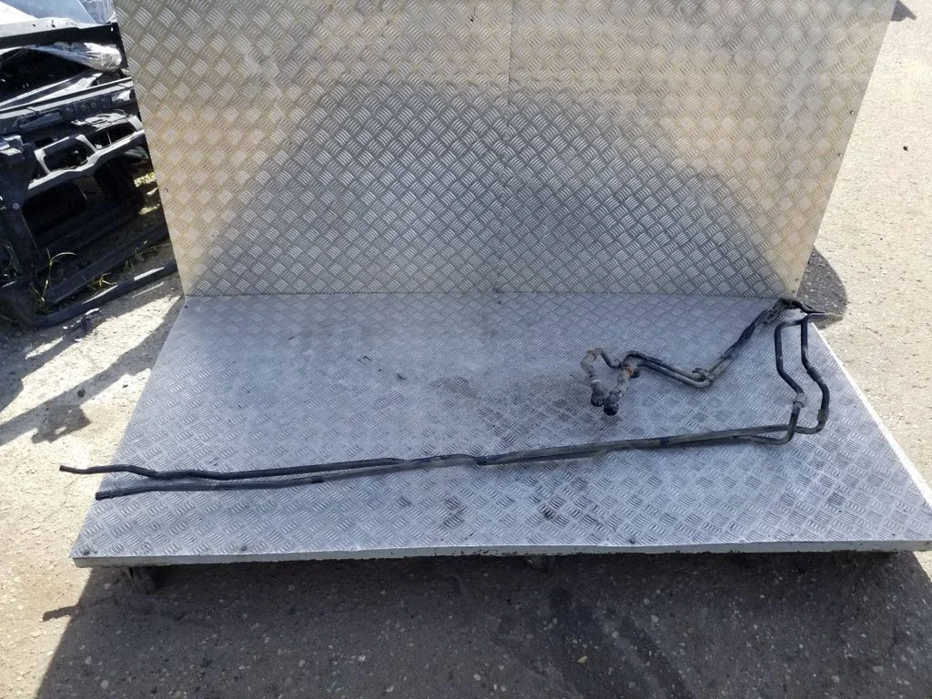 Hibrido/elektromobilio baterijos aušinimo žarnelės/vamzdeliai