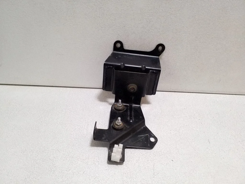 ABS pump bracket – Nissan Navara D23 (2015-)