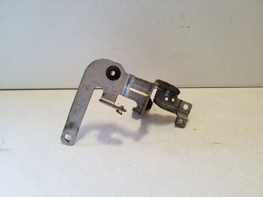 ABS-pumba kinnitus – Mitsubishi Outlander (2007-2012)