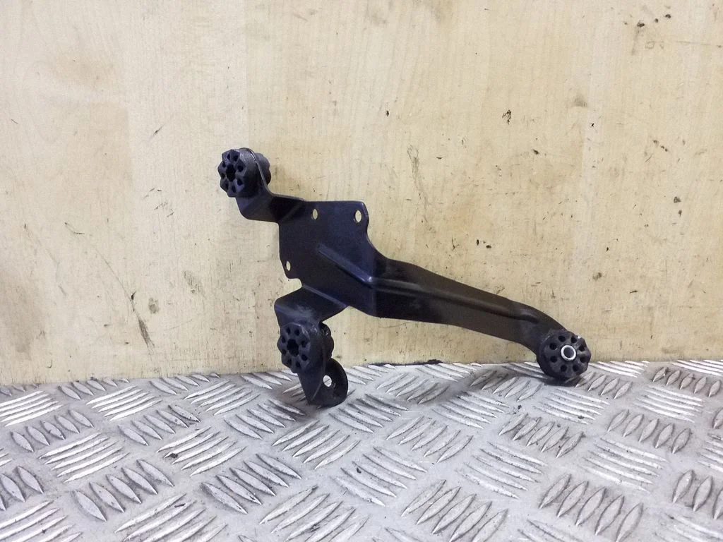 ABS-pumba kinnitus – BMW X5 E53 (1999-2006)
