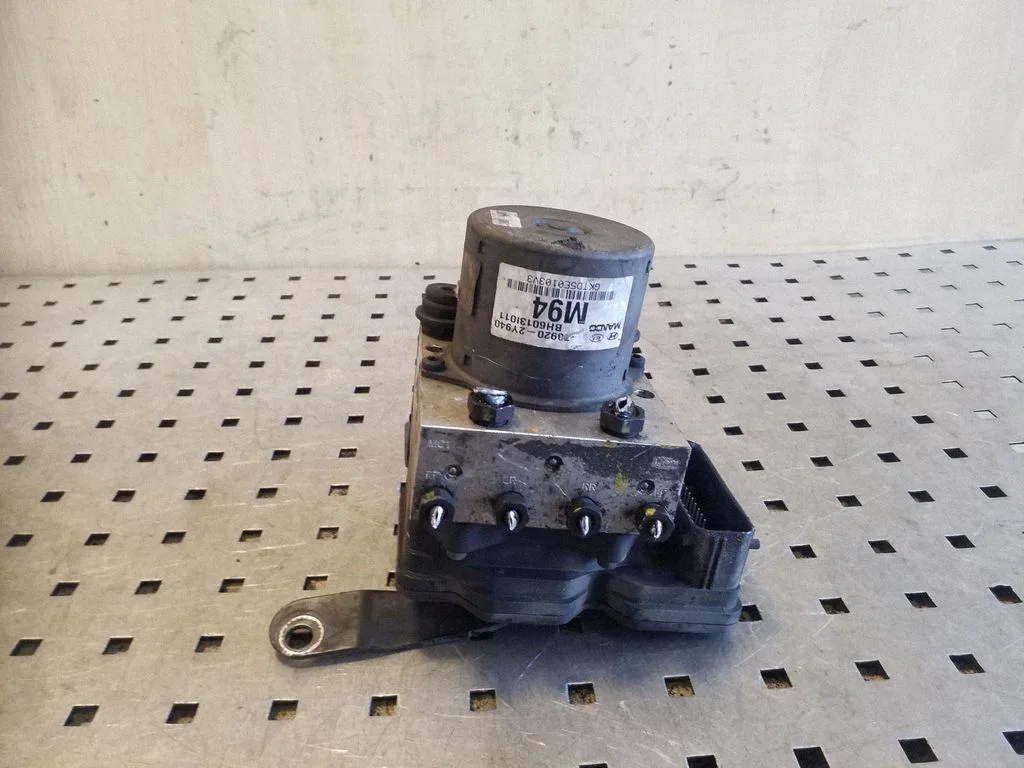 ABS-plokk 589202Y940