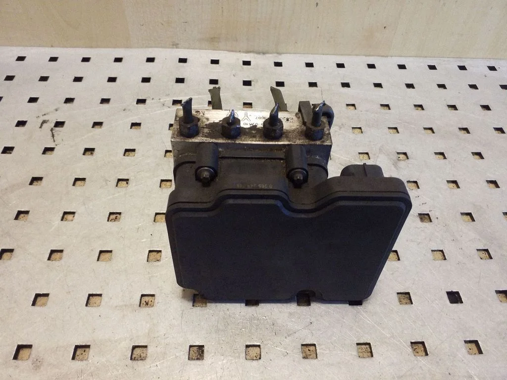ABS-plokk – Toyota Auris E180 (2012-2018)