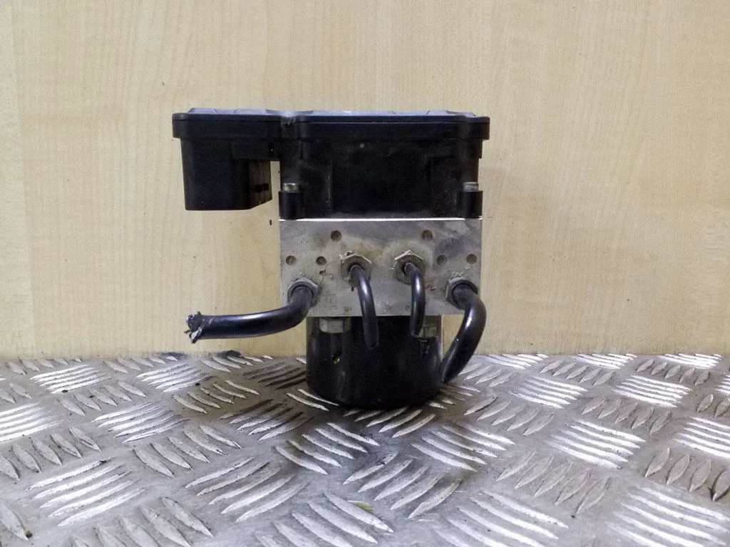 ABS block – Volvo XC70 (2008-2013)
