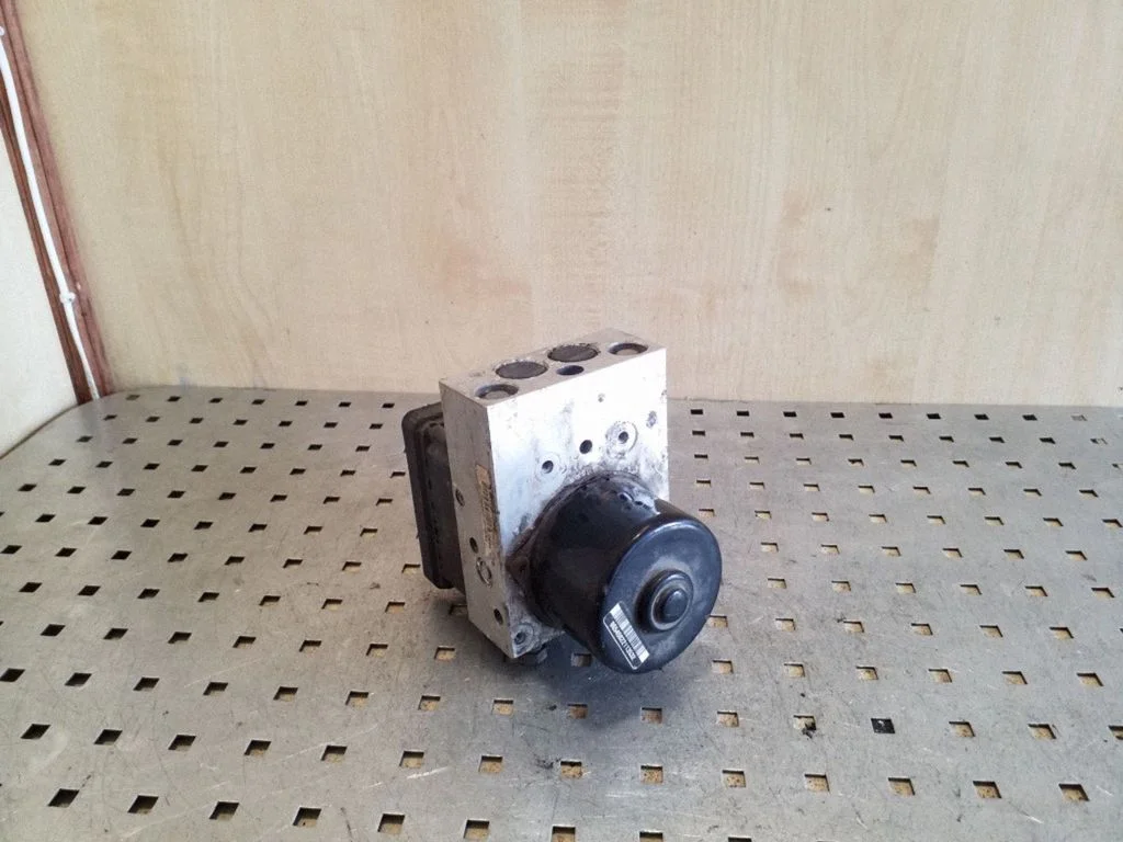 ABS-plokk P08671223 – Volvo S60 (2001-2004)