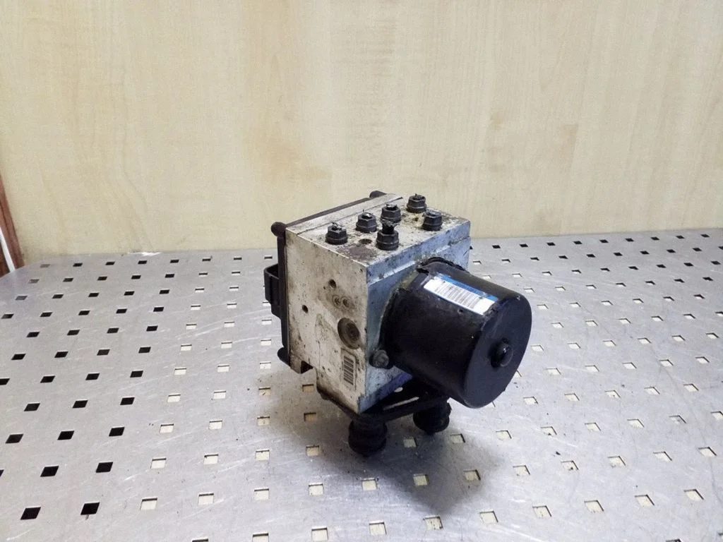 ABS block – Volkswagen Passat B6 (2005-2010)