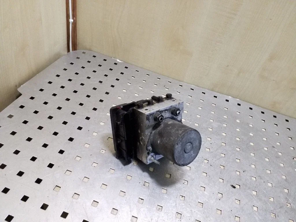 Pompa ABS – Toyota Corolla Verso E121 (2004-2007)