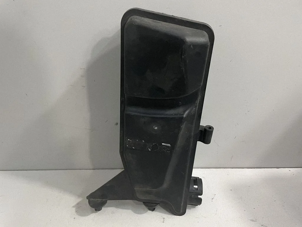 Intake resonator – BMW 7 Series G11 G12 (2015-2022)