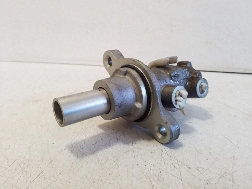 Master brake cylinder 804306