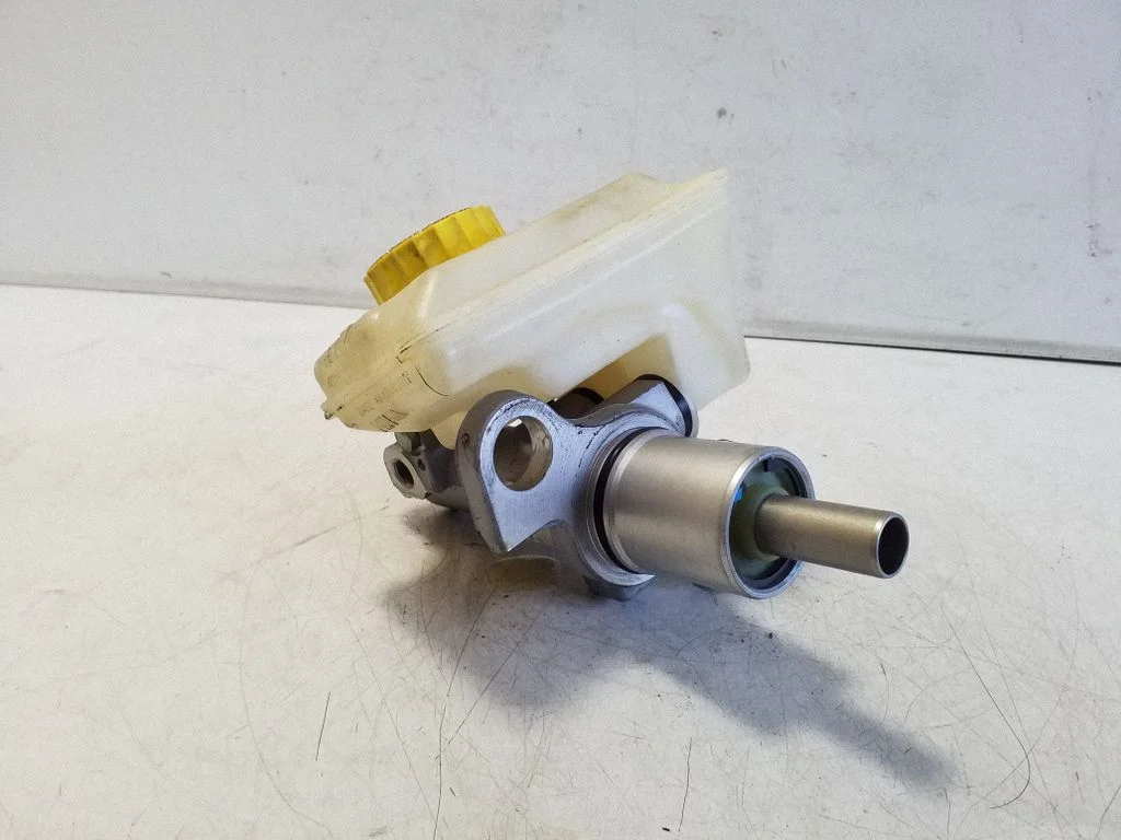 Master brake cylinder 3D0611301B