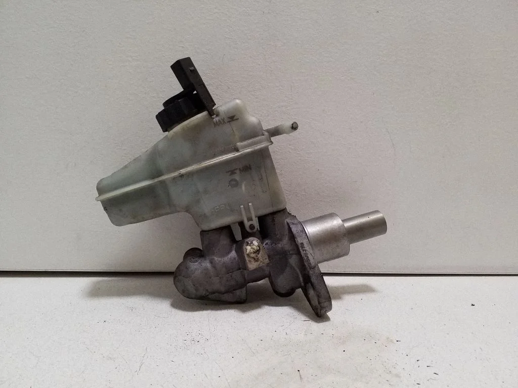 Pompa hamulcowa 8J2611301