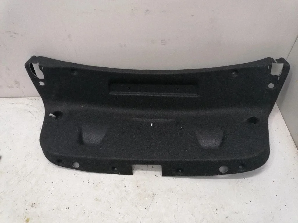 Tailgate trim