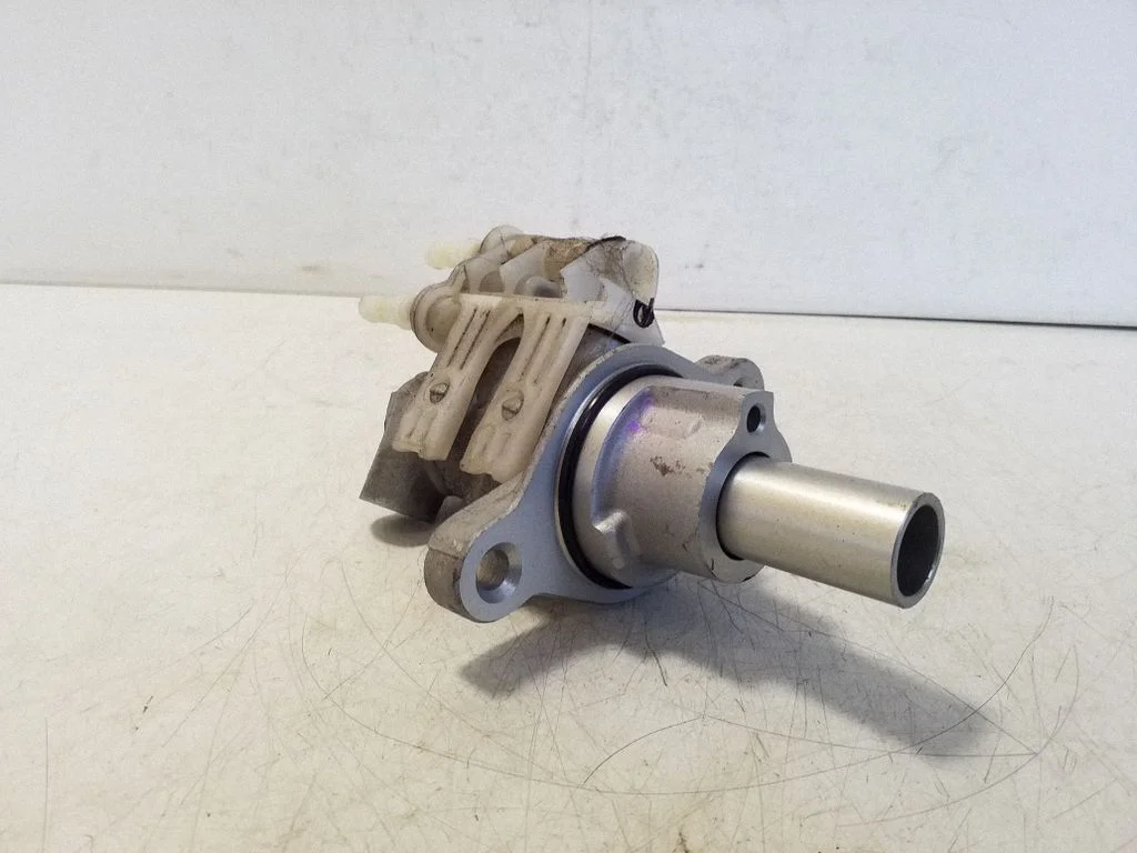 Master brake cylinder 804306