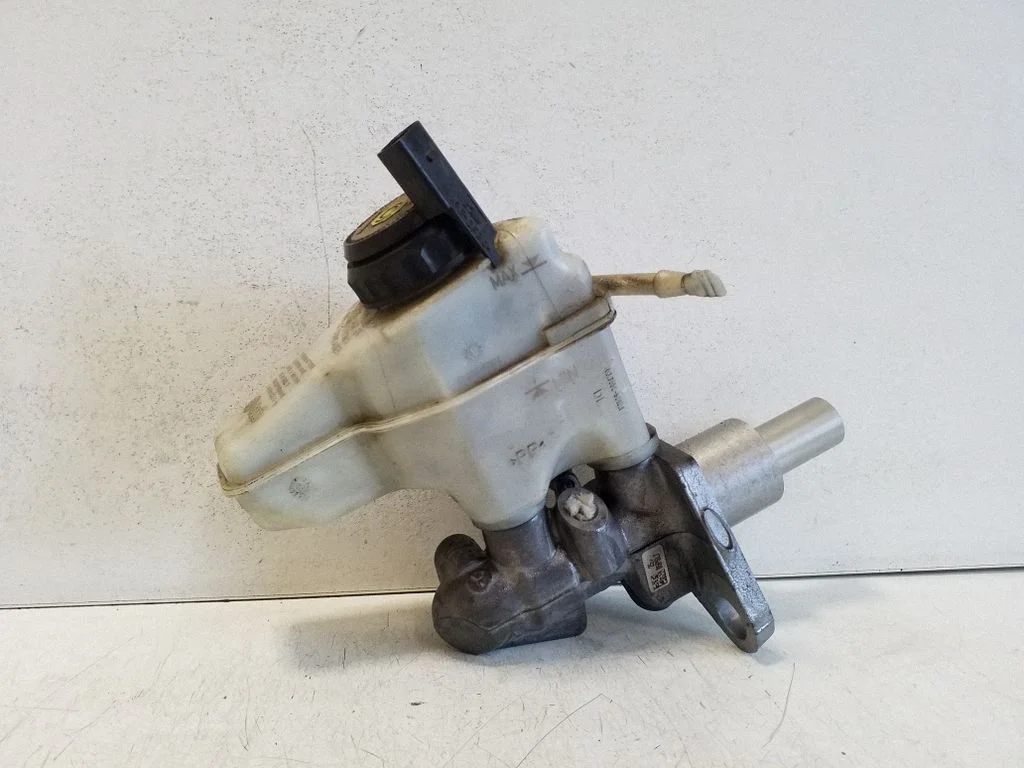 Master brake cylinder 1K2611301C