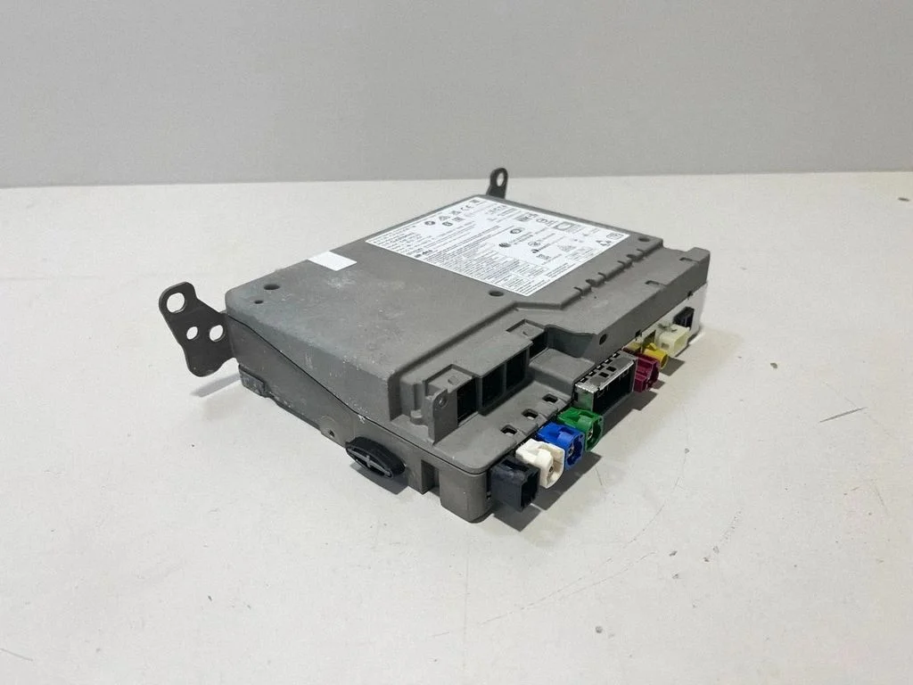 Navigatsiooni (GPS) juhtplokk 5B3D9D7