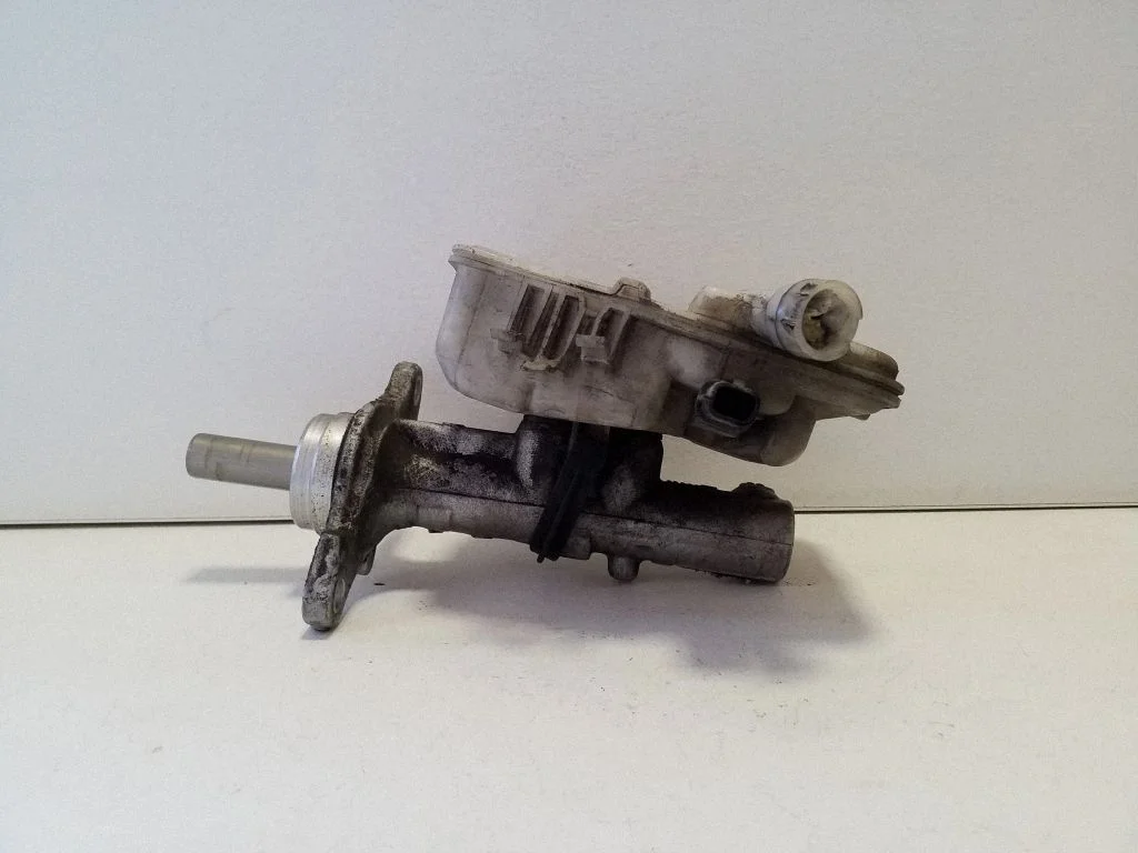 Master brake cylinder 460913484R – Renault Trafic III (X82) (2014-)