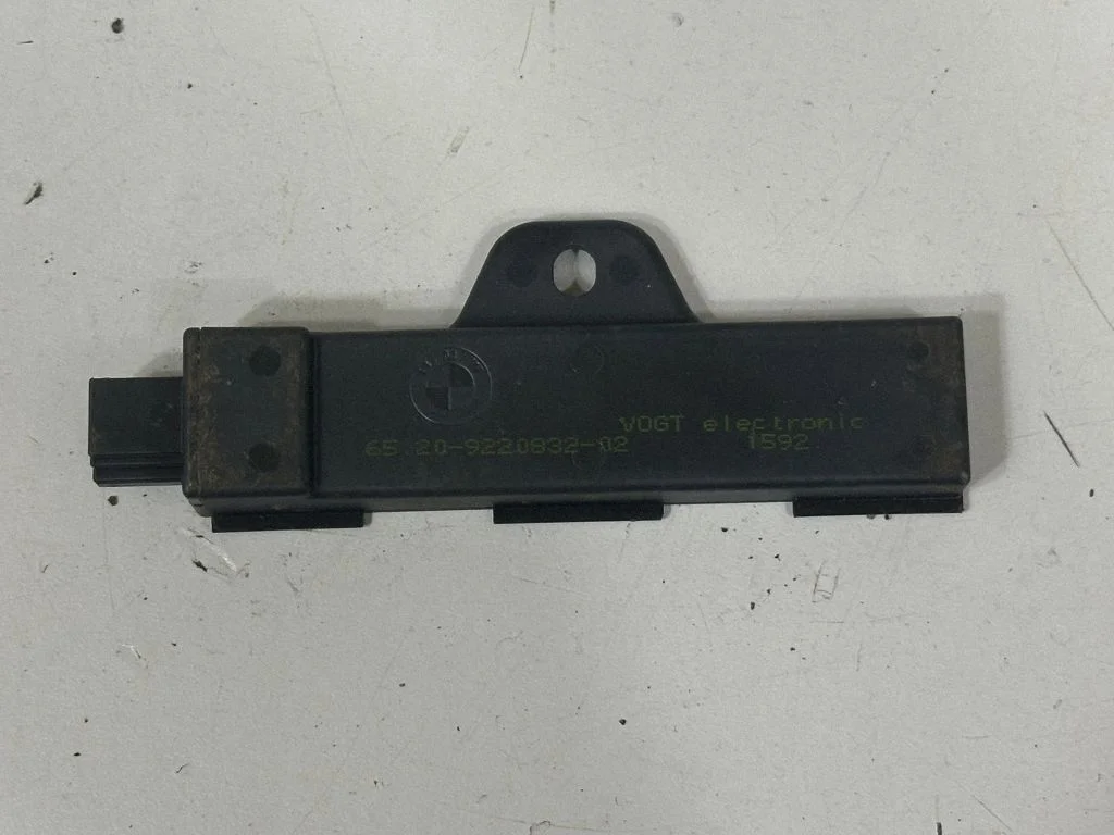 Aerial GPS antenna 9220832
