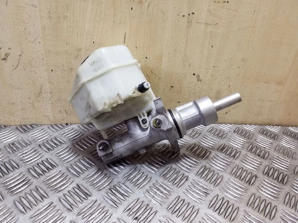 Master brake cylinder – Volkswagen Crafter (2006-2016)