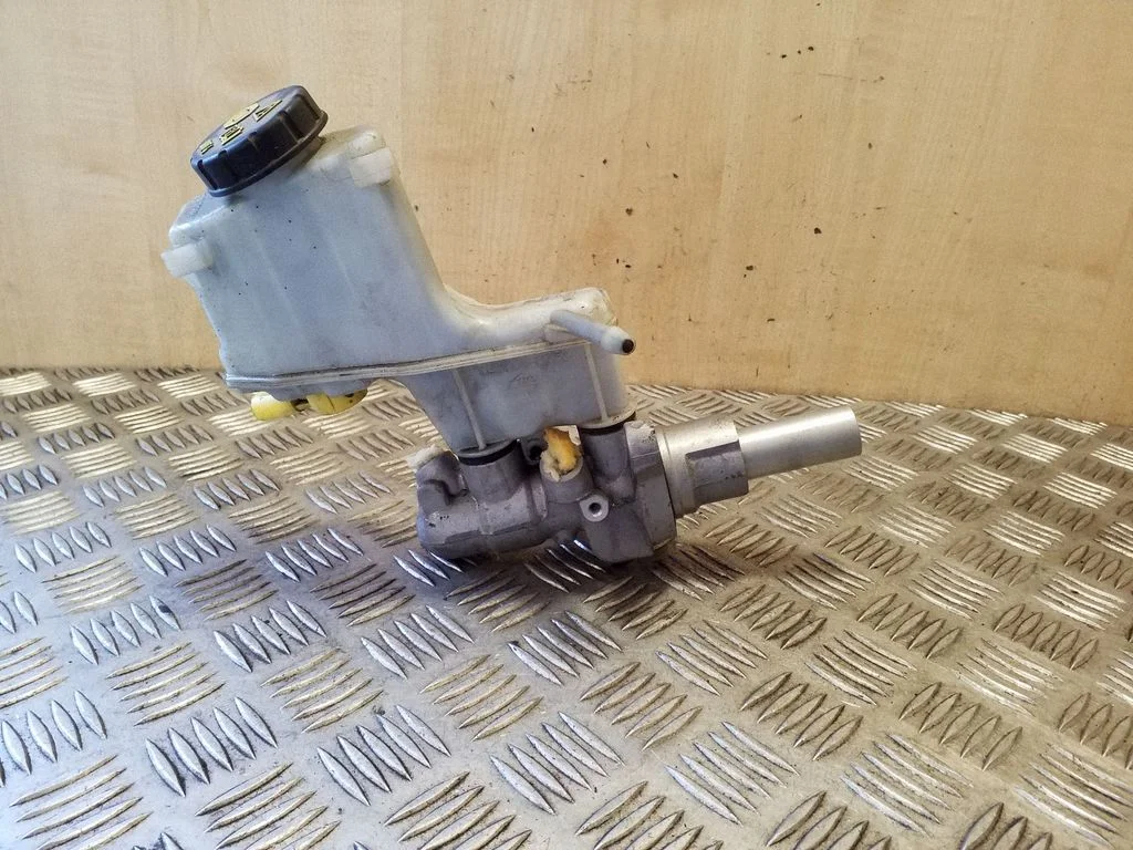 Master brake cylinder 5Q2611301H