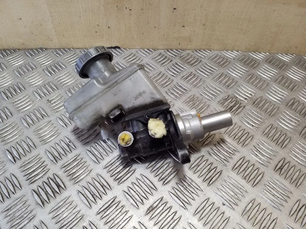 Master brake cylinder 0204223393