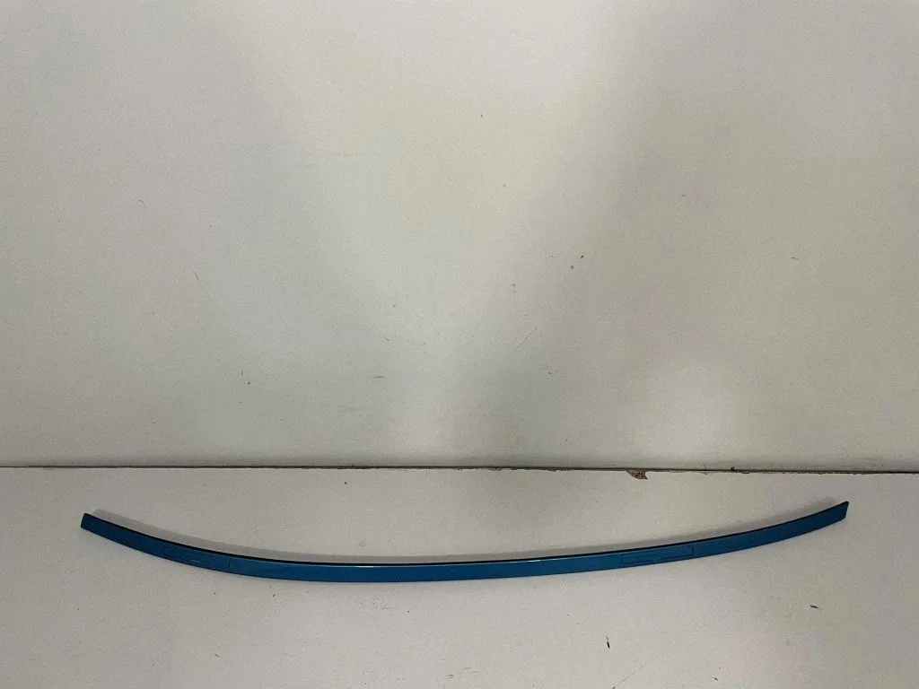Jumta apdares līste „moldings" – BMW 2. sērija F22 F23 (2013-2017), kreisā