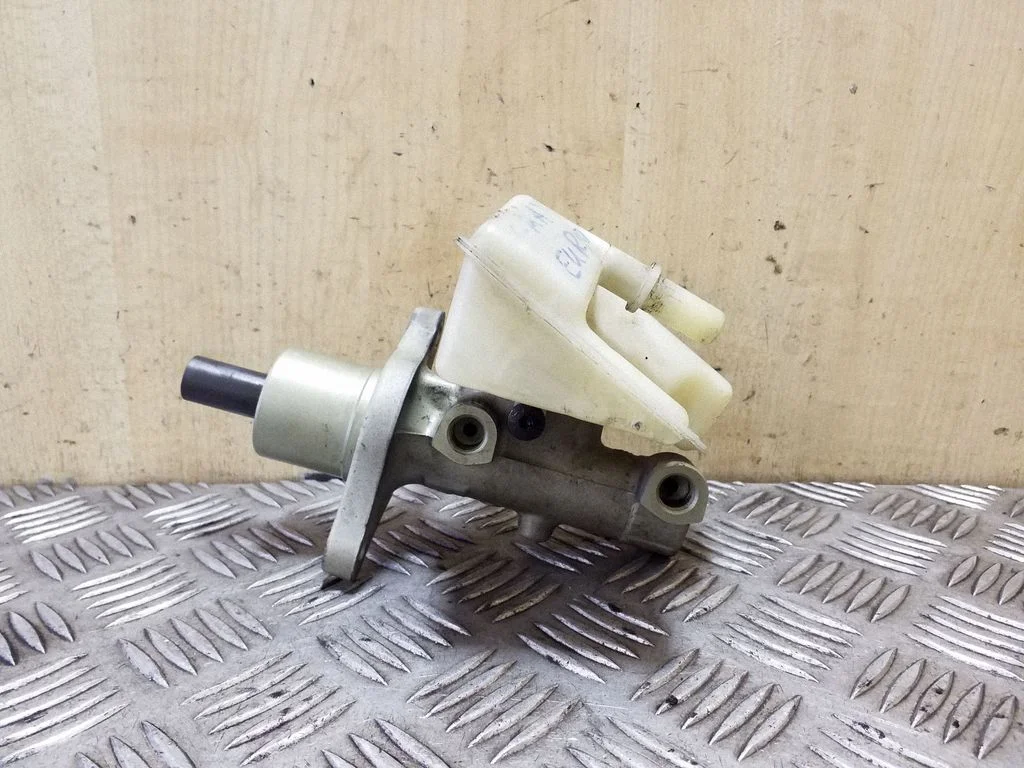 Master brake cylinder – Ford Focus C-MAX (2003-2010)
