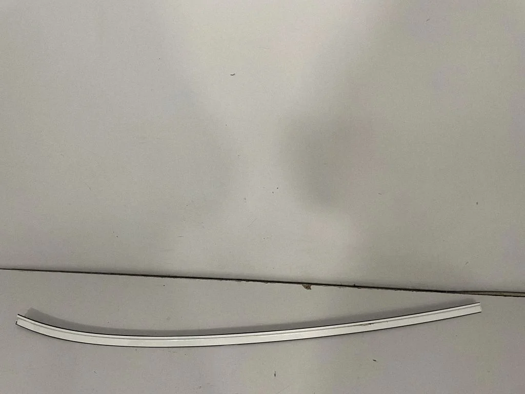 Jumta apdares līste „moldings" – labā
