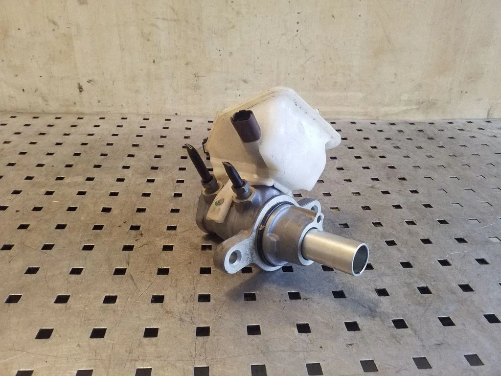 Master brake cylinder 0204051007