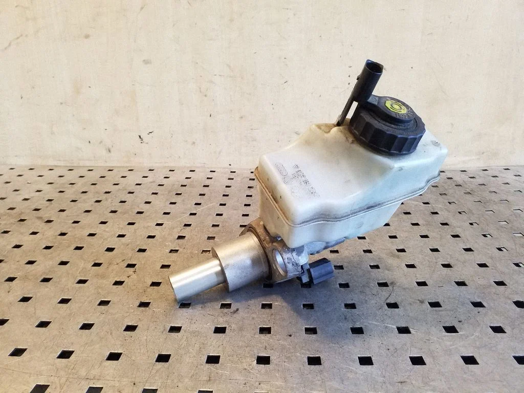 Master brake cylinder 5N2611301A