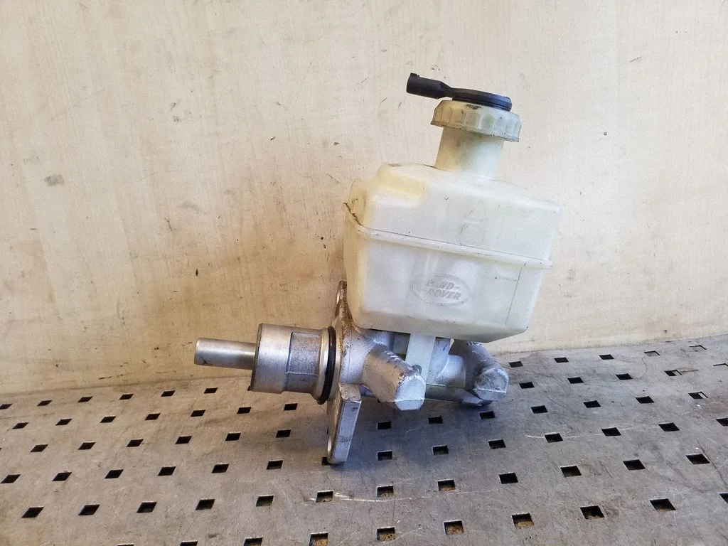 Master brake cylinder – Land Rover Discovery 3 - LR3 (2005-2009)