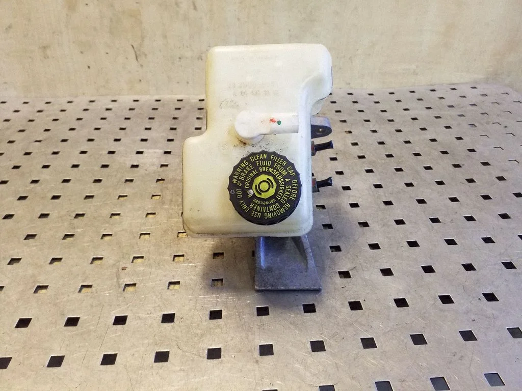 Master brake cylinder – Mercedes-Benz ML-Class W164 (2005-2011)