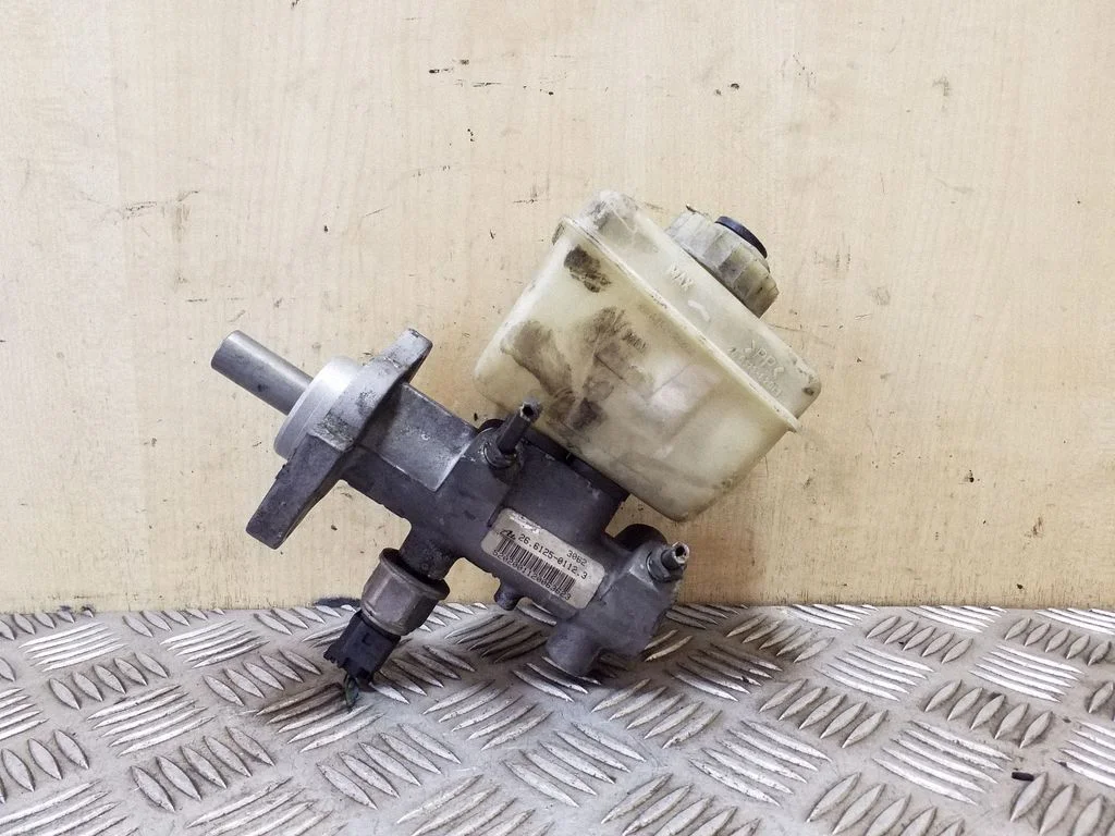 Master brake cylinder – Mercedes-Benz ML-Class W163 (1997-2005)