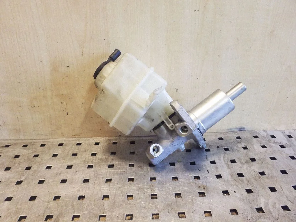 Master brake cylinder 320671991